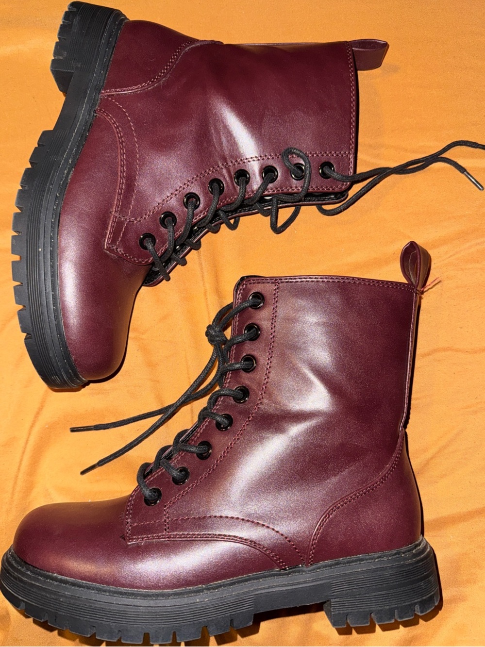 SO Women's size 6 1/2 Burgundy Combat Boots Classic Lace-Up Style Side Zip Kohls